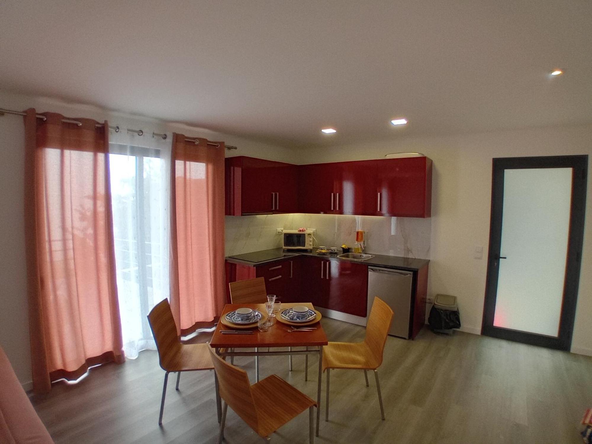 Vista ⅰ Apartment *
